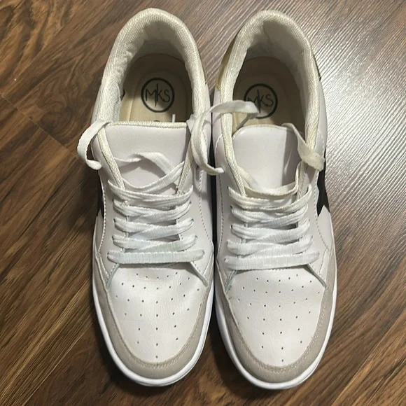 Maker’s MIEL Tennis Shoes - Picture 4 of 5